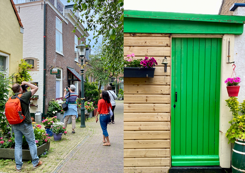 Groepje fotografen loopt door Scheveningen-dorp, ziet fotogenieke oude groene deur