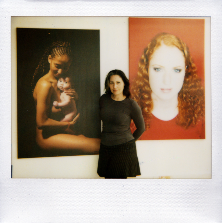 Fotograaf en beeldend kunstenaar Melanie E. Rijkers Polaroid portret voor twee kunstwerken
