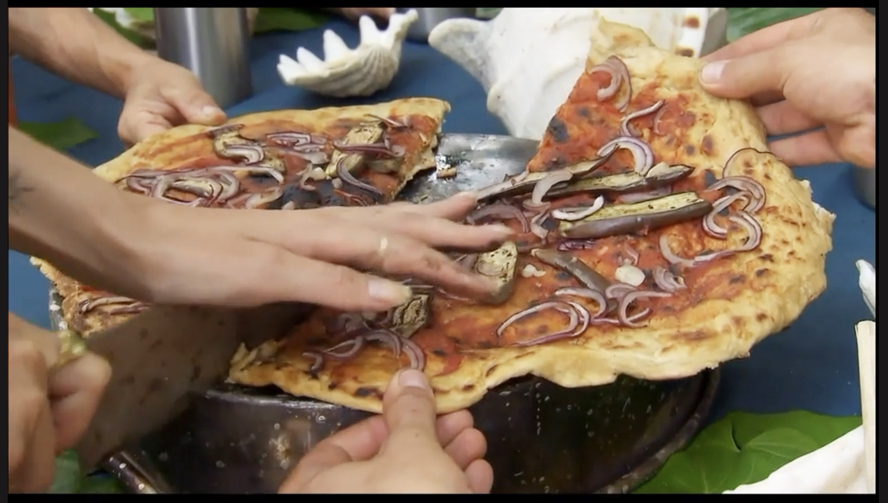 Million Dollar Island - Pizza door DJ gemaakt, kamp 18 eet!