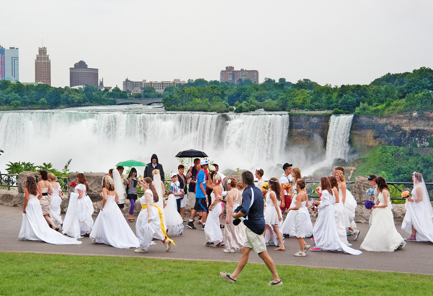 Niagara Falls Trash The Dress event
